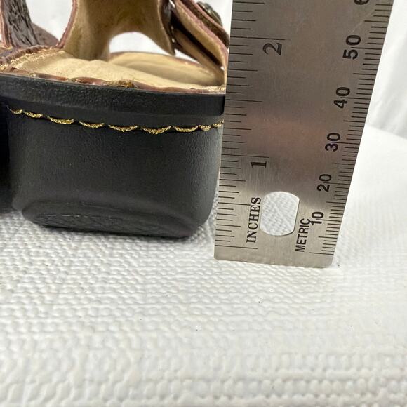 Alegria Julee Sandals Womens Size 7 Wide Brown Leather Floral Slides - Picture 4 of 9